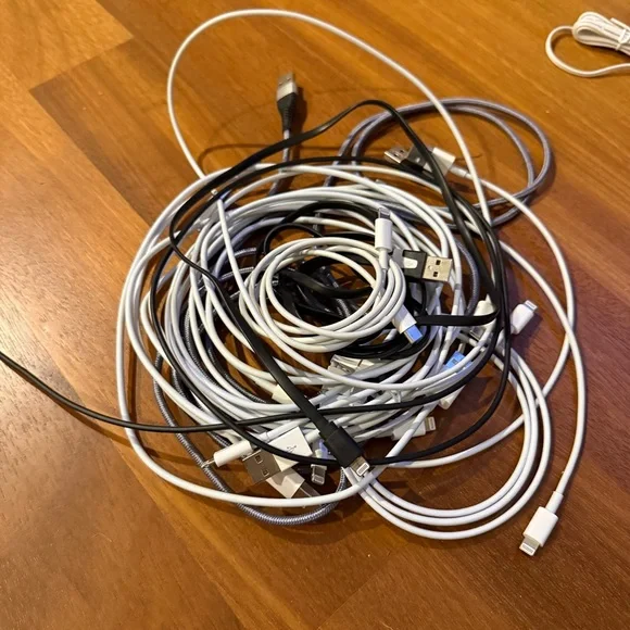 USB-A to Lightning Cable Bundle – Multiple Lengths – Mixed Lot - Picture 1 of 3